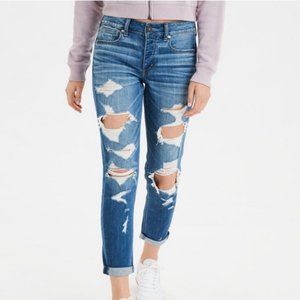 AEO distressed tomgirl jeans